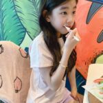 Park So-yi Instagram - #탑텐키즈 #촬영한날 @topten10kids_official @topten10kids_balance #즐거워즐거워 #다리가길어보이는옷