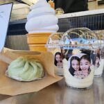 Park So-yi Instagram - 지수언니의 서프라이즈 감동커피차 🥹🥹🥹 정말 감사합니다 !!!! @sooyaaa__ . #지수언니최고👍👍👍 (현수막 들어주신 소프트럭 사장님 감사합니다.)