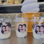 Park So-yi Instagram - 지수언니의 서프라이즈 감동커피차 🥹🥹🥹 정말 감사합니다 !!!! @sooyaaa__ . #지수언니최고👍👍👍 (현수막 들어주신 소프트럭 사장님 감사합니다.)