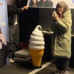 Park So-yi Instagram - 지수언니의 서프라이즈 감동커피차 🥹🥹🥹 정말 감사합니다 !!!! @sooyaaa__ . #지수언니최고👍👍👍 (현수막 들어주신 소프트럭 사장님 감사합니다.)