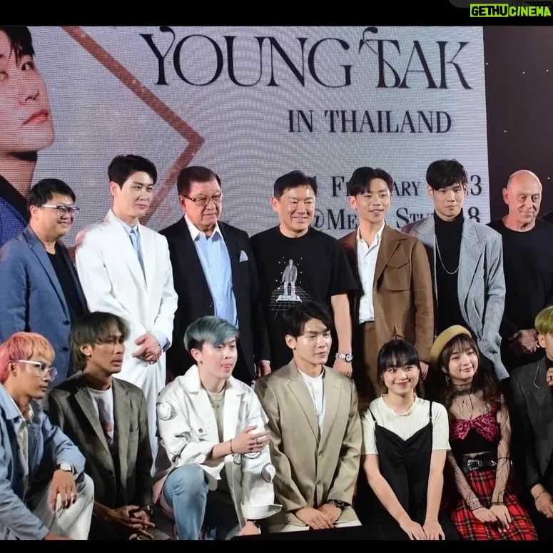 Park Young-tak Instagram - 진심으로 감사합니다 모두💙 Thank you so much #thailand 🇹🇭 With @livenationkorea TEROENTERTAINMENT #YOUNGTAK