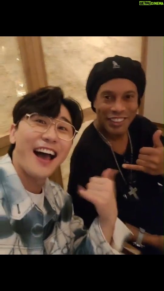 Park Young-tak Instagram - #언젠가모두만나게됩니다 🥲 #폼미쳤다 ⚽️ #ronaldinho #materazzi #YOUNGTAK See u guys🙋♂️