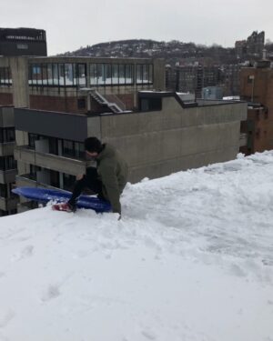 Parkourporpoise Instagram - That was a close call! 🤪
What is your favourite winter activity!?
___________________________________________
#viral #sledding #winter #happy #adrenaline #amazing #insane