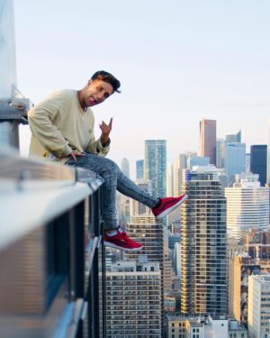 Parkourporpoise Instagram - Toronto vibes!👌🏻
What crazy ideas should we do in Toronto?🤷‍♂️🤣

📷 @justin.sull 
#toronto #the6 #extreme #adrenaline