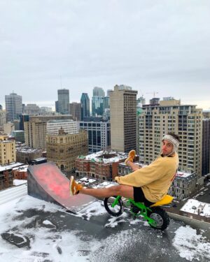 Parkourporpoise Instagram - How far do you think I can jump this mini motorcycle!? 🏍 🤪
_____________________________________
#viral #motorcycle #amazing #jump #happy #adrenaline #pocketbike #montreal