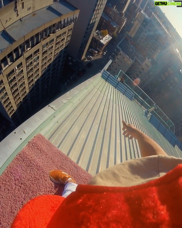Parkourporpoise Instagram - I love my magic carpet... when it works probably!!🤪 What’s your favourite movie!? 🍿 __________________________________________ #viral #crazy #aladdin #amazing #happy #adrenaline #rooftops #pov #dangerous #montreal #uber #breakfastwrap Montreal, Quebec