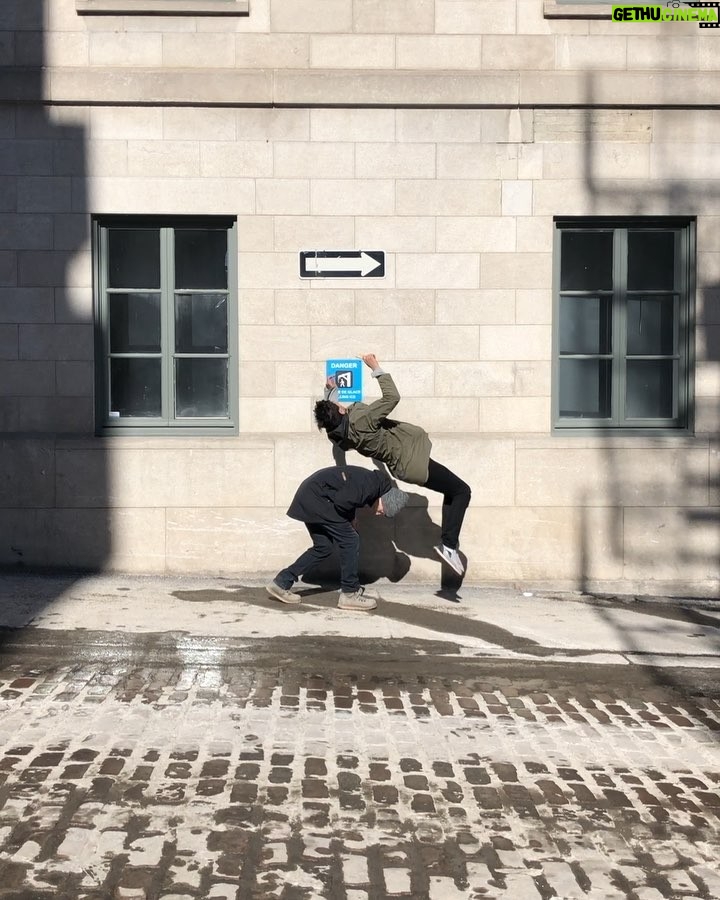 Parkourporpoise Instagram - Too close for comfort! 😅✌️💙 Montreal, Quebec