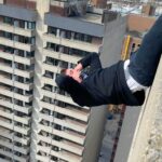Parkourporpoise Instagram - When you try to do a homework out with no equipment! 😂 🥲🌎❤️ #SitUps #Workout #urbanworkout #streetworkout #callisthenics #extreme #Viral #montreal Montreal, Quebec