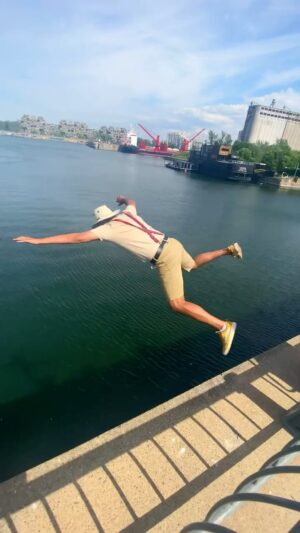 Parkourporpoise Instagram - When your friends say, there’s plenty of fish in the sea, but you decide to mess yourself up over one, 💦🤷😅

#fishing #deathdiving #noodling #fishingadventures #meme #action #comedic #oldportmtl