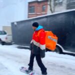 Parkourporpoise Instagram - The Canadian food delivery system!😂 we moving different out here!🏂😂💨 #fooddelivery #snowboarding #canadianmemes #snowedin #ubereats #skipthedishes #parkourporpoise #canadianfood #quebec