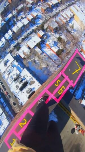 Parkourporpoise Instagram - Just a casual game of hopscotch over the city of Montreal!

#Hopscotch #montreal #extreme