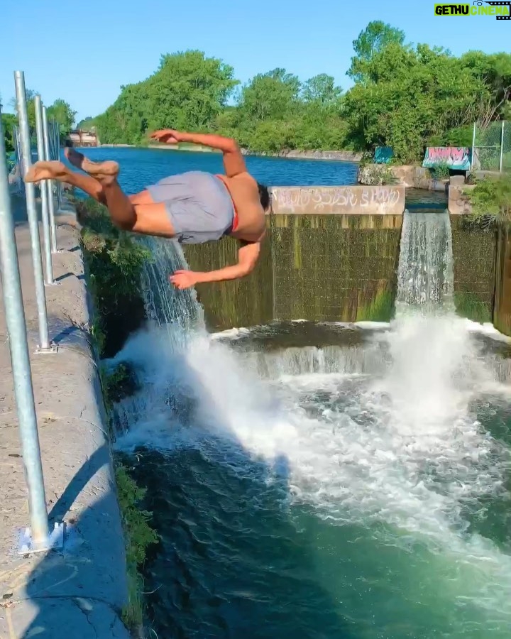 Parkourporpoise Instagram - I believe I can fly!✈️👌🏻 How many flips did I do?🤔 #summer #flips #cliffjumping #adrenaline Montreal, Quebec