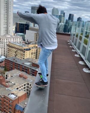 Parkourporpoise Instagram - Life is a game of balance! 🤔🙏🔥
__________________________________________
#ripstick #extreme #balance #adrenaline #stunts