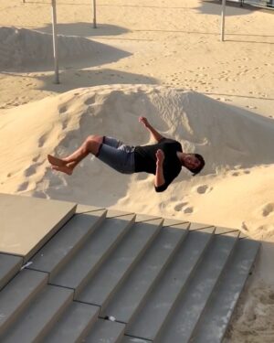 Parkourporpoise Instagram - Me the second quarantine is finished, and we’re allowed to travel! 🧳 ✈️ ___________________________________________
#quarantine #flips #beach #adrenaline #stunts