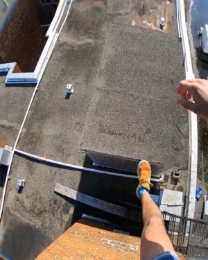 Parkourporpoise Instagram - How are you guys fighting the coronavirus? 🦠🤪 Don’t forget to wash your hands!
__________________________________________
#viral #coronavirus #covid19 #parkour #amazing #adrenaline #flip #Handwashing