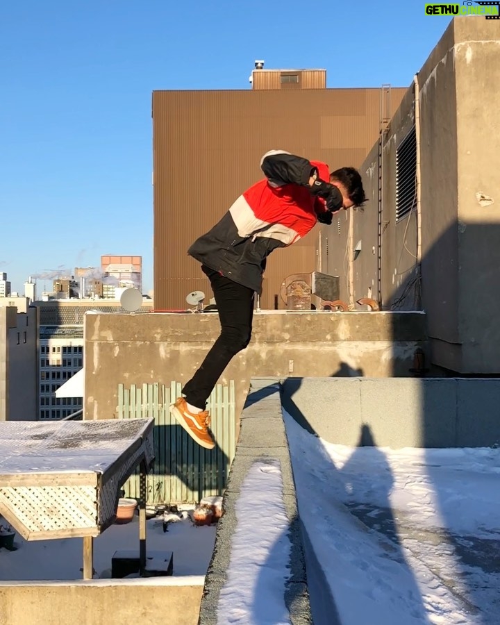 Parkourporpoise Instagram - Did this give you anxiety!?🥋 (Please don’t try this) __________________________________________ #splashchallenge #viral #jump #insane #amazing #stunts #happy #adrenaline Montreal, Quebec