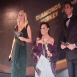 Parla Şenol Instagram - Diamonds of Türkiye 2022 "Meslek Başarı Ödülü"