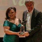 Parla Şenol Instagram – @diyarbakirkff Onur ödülümü Kültür ve Turizm Bakan Yardımcısı Sayın @ahmetmisbah ‘dan aldım.
Söyleşiyi Filmsan Vakfı Müdürü canım @kivancterzioglu ile yaptık.
Festivale davet eden canım oyuncu arkadaşım @ipektuzcuoglu ve organizasyon başkanı @serhat.gonen ile tüm ekibine çok teşekkür ediyorum.