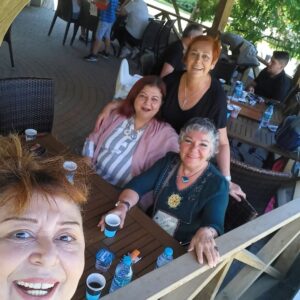 Parla Şenol Instagram - Özel güzel canlarla şahane bir gün @dilekgurel63 bediaeneroztep @semsaycankara