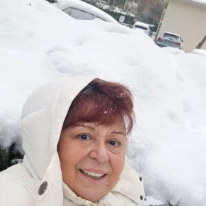 Parla Şenol Instagram - Kar kimine eğlence... zor durumdaki canlıları koru ya Rabbım.