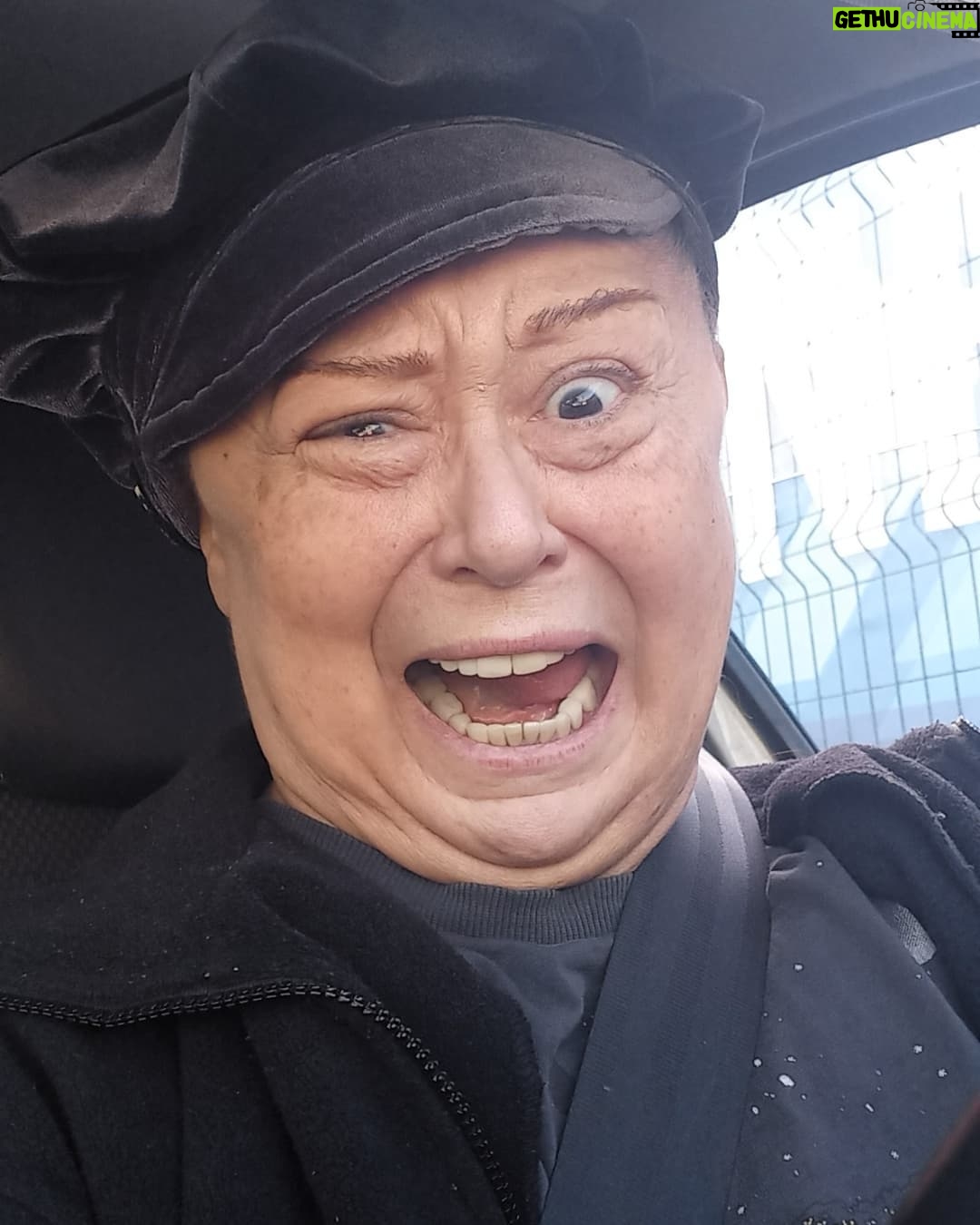 Parla Şenol - 7.5K Likes - Zamları duyduktan sonra ben!