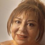 Parla Şenol Instagram - Keçilerim özgürdür benim. Onları bağlamam, bazen de kaçarlar evet! Toplum içindeki eylemlerim "namusa, şerefe, sağlığa zarar vermedikçe de, kendimi hesap vermek zorunda hissetmem. Tevazum kendimi tüm çevre ile birlikte sevmemden ve ozguvenimdendir. Kendim için normali/sıradanlığı seçmem. Yorumlara genelde hiç değilse bir "like" atarak cevap vermeye çalışırım. Araştırmadan veya karşındakinin durumunu dikkate almadan yapılan yorumları sevmem ama anlayış gösterip gülüp geçmeye çalışırım. DM bakmam. Ozel cevap vermem. Sanatçıyım diye yaşamımın gerçek yanlarını göz ardı etmem; aksine, fanların bunları da görmesini isterim. Oyuncunun kendi hayatının başka, oynadığı karakterin başka olduğunu anlamasını umarım böylece. Ben buyum. Benimle olanları sevgiyle kucaklıyorum. 😘❣🌺🥳