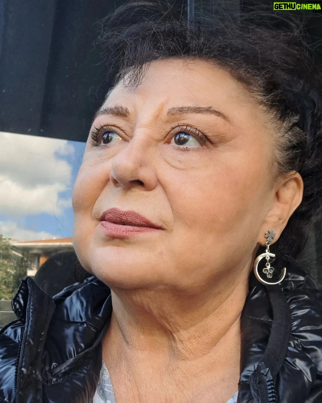 Parla Şenol Instagram - Gözler hep ileri bakmalı...