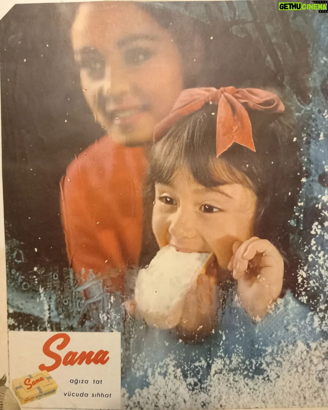 Parla Şenol Instagram - Nostaljinin dibi... Nerdeyse 60 yıl önce, @z.sunakeskin ile 😃