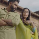 Parmish Verma Instagram – Ki Paunda Phirda ? 
DhaKk Kude ☑️ 

@mandeepmaavi 
@mxrcibeats 
@_seeratbajwa_ 
@bhindder_burj