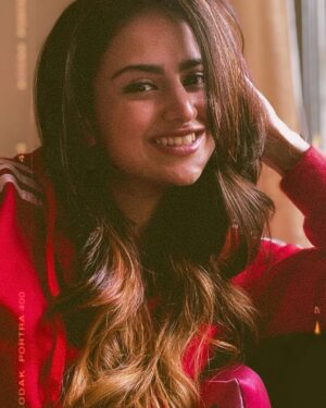 Parvati Sehgal Instagram - 𝙇𝙤𝙫𝙚 𝙞𝙨 𝙞𝙣 𝙩𝙝𝙚 𝙖𝙞𝙧 

𝙈𝙖𝙨𝙠 𝙪𝙥!!
