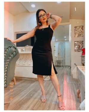 Parvati Sehgal Instagram - 𝚋𝚎 𝚂𝙿𝙴𝙲𝚝𝚊𝚌𝚞𝚕𝚊𝚛 🖤