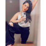 Parvati Sehgal Instagram - 𝐅𝐞𝐥𝐭 𝐜𝐮𝐭𝐞.𝐌𝐢𝐠𝐡𝐭 𝐟𝐞𝐞𝐥 𝐜𝐮𝐭𝐞𝐫 𝐥𝐚𝐭𝐞𝐫. 💁🏼‍♀️