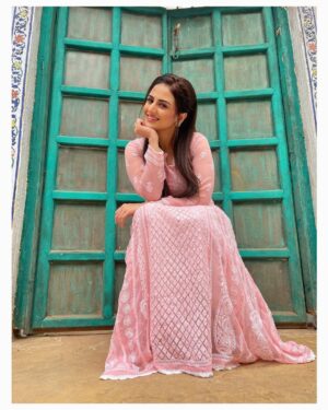Parvati Sehgal Instagram - 𝙒𝙝𝙚𝙣 𝙪 𝙘𝙤𝙢𝙥𝙤𝙨𝙚 𝙮𝙤𝙪𝙧𝙨𝙚𝙡𝙛 𝙖𝙩 𝙬𝙤𝙧𝙠 𝙗𝙚𝙘𝙖𝙪𝙨𝙚 𝙫𝙞𝙤𝙡𝙚𝙣𝙘𝙚 𝙞𝙨 𝙛𝙧𝙤𝙬𝙣𝙚𝙙 𝙪𝙥𝙤𝙣 🪷

𝘼𝙣𝙙 𝙩𝙝𝙚𝙣 𝙩𝙝𝙚, “𝙡𝙤𝙤𝙠 𝙄’𝙢 𝙨𝙤 𝙘𝙪𝙩𝙚 𝙨𝙚𝙨𝙝𝙝.”🤓🤓🤓