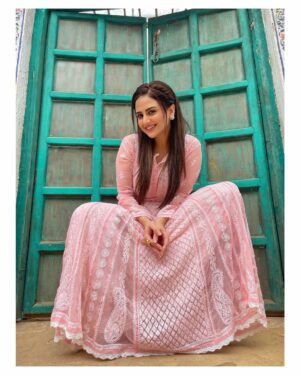Parvati Sehgal Instagram - 𝙒𝙝𝙚𝙣 𝙪 𝙘𝙤𝙢𝙥𝙤𝙨𝙚 𝙮𝙤𝙪𝙧𝙨𝙚𝙡𝙛 𝙖𝙩 𝙬𝙤𝙧𝙠 𝙗𝙚𝙘𝙖𝙪𝙨𝙚 𝙫𝙞𝙤𝙡𝙚𝙣𝙘𝙚 𝙞𝙨 𝙛𝙧𝙤𝙬𝙣𝙚𝙙 𝙪𝙥𝙤𝙣 🪷

𝘼𝙣𝙙 𝙩𝙝𝙚𝙣 𝙩𝙝𝙚, “𝙡𝙤𝙤𝙠 𝙄’𝙢 𝙨𝙤 𝙘𝙪𝙩𝙚 𝙨𝙚𝙨𝙝𝙝.”🤓🤓🤓