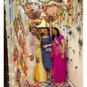 Parvati Sehgal Instagram - जय देव जय देव, जय मंगल मूर्ति 
दर्शनमात्रे मनःकामना पूर्ति 
जय देव जय देव 🙏🏻

गणपति बप्पा मोर्या!

Why is Ganesh Chaturthi celebrated?

Ganesh Chaturthi or Vinayaka Chaturthi is a 10-day festival that celebrates the birth of Lord Ganesha, the god of wisdom and prosperity. This year, celebrations for Ganesh Chaturthi begins on August 31 and end on September 9 when the Ganesh Visarjan will take place.

.
.
.
.
.
.
@neelamguptaloonker 
@harshvasishth 
@ritu_vasishtha 
@vivek.jain.1213