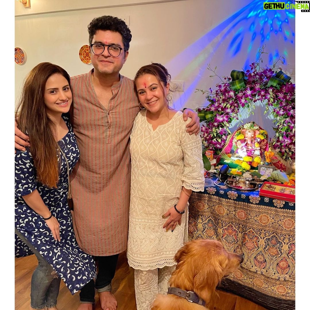 Parvati Sehgal - 3.7K Likes - जय देव जय देव, जय मंगल मूर्ति
दर्शनमात्रे मनःकामना पूर्ति
जय देव जय देव 🙏🏻
गणपति बप्पा मोर्या!
Why is Ganesh Chaturthi celebrated?
Ganesh Chaturthi or Vinayaka Chaturthi is a 10-day festival that celebrates the birth of Lord Ganesha, the god of wisdom and prosperity. This year, celebrations for Ganesh Chaturthi begins on August 31 and end on September 9 when the Ganesh Visarjan will take place.
.
.
.
.
.
.
@neelamguptaloonker
@harshvasishth
@ritu_vasishtha
@vivek.jain.1213