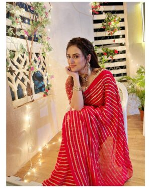 Parvati Sehgal Instagram - 𝑳𝒐𝒗𝒆 𝒚𝒐𝒖 𝒕𝒐 𝒕𝒉𝒆 𝒆𝒏𝒅 𝒐𝒇 𝒎𝒚 𝒑𝒂𝒍𝒍𝒖 𝒂𝒏𝒅 𝒃𝒂𝒄𝒌! 

ꜱᴀʀᴇᴇᴘʜɪʟᴇ (ɴ.) ʟᴏᴠᴇʀ ᴏꜰ ᴛʜᴇ ꜱᴀʀᴇᴇ❣️
.
.
.
.
.

#saree #traditional #actor #ootd #red #loveyourself #makeup