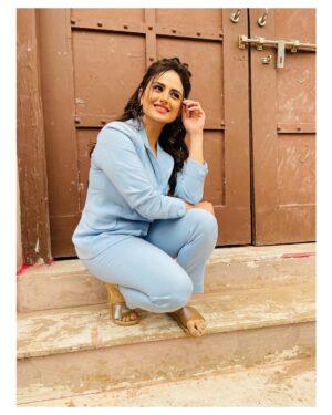 Parvati Sehgal Instagram - 💙𝑹𝒆𝒅𝒆𝒇𝒊𝒏𝒊𝒏𝒈 𝑩𝑳𝑼𝑬 𝒂𝒔 𝒂 𝒉𝒂𝒑𝒑𝒚 𝒄𝒐𝒍𝒐𝒖𝒓 💙

𝑴𝒐𝒏𝒔😃😃𝒏 𝑽𝒊𝒃𝒆𝒔🌧