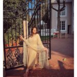 Parvati Sehgal Instagram – ☀️ 𝗦𝗹𝗮𝘆 𝘄𝗵𝗶𝗹𝗲 𝘁𝗵𝗲 𝘀𝘂𝗻𝘀𝗵𝗶𝗻𝗲𝘀 ☀️
