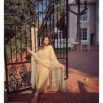 Parvati Sehgal Instagram - ☀️ 𝗦𝗹𝗮𝘆 𝘄𝗵𝗶𝗹𝗲 𝘁𝗵𝗲 𝘀𝘂𝗻𝘀𝗵𝗶𝗻𝗲𝘀 ☀️