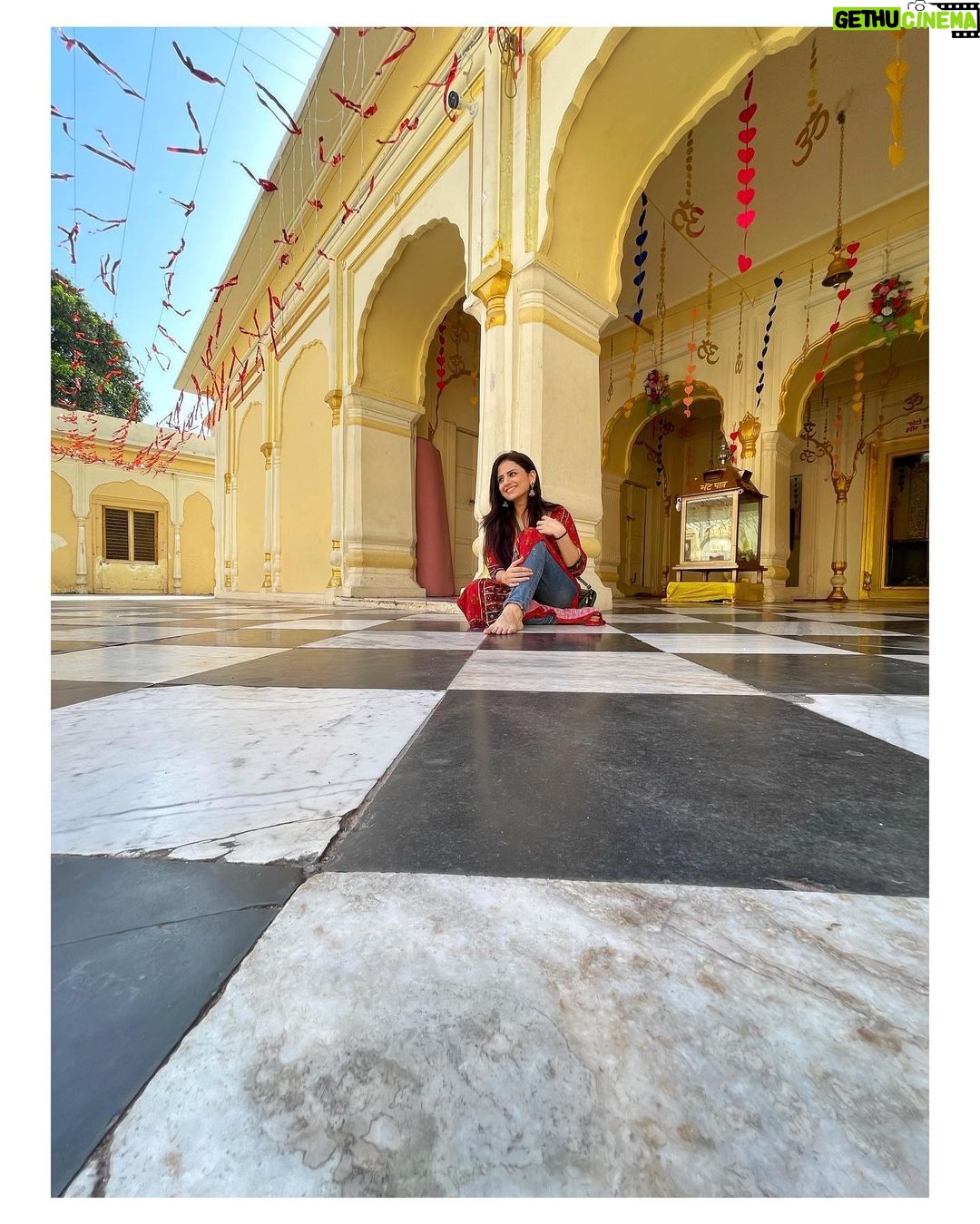 Parvati Sehgal Instagram - Good God 🤎 Raghunath Temple, Jammu