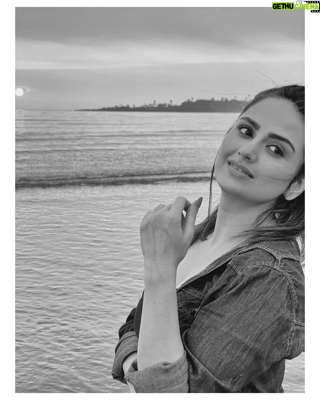 Parvati Sehgal - 3.6K Likes - 𝑰 𝒏𝒆𝒆𝒅 𝒕𝒐 𝒃𝒆 𝑺𝑬𝑨𝑯𝑨𝑩𝑰𝑳𝑰𝑻𝑨𝑻𝑬𝑫
.
.
.
.
.
.
Last one 🤓