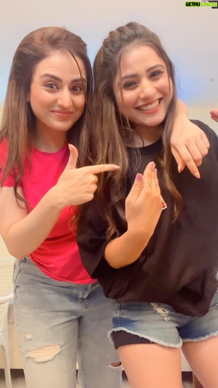 Parvati Sehgal Instagram - Sister from another mother 😘❤️ . #soalsisters #love #coactor #parvatisehgal #payalgupta #guptainji #bannichowhomedelivery #charmi #saasbahu