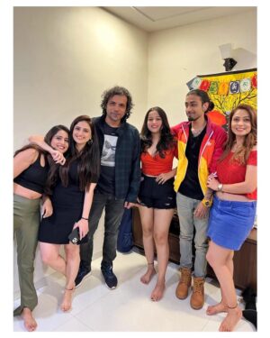 Parvati Sehgal Instagram - 🤎2023 🎈🎈🎈🎈Happy  Birfday 🤓

@___soniasingh___ 
@guptainji 
@i_am_palakgupta_ 
@rooprashmi0807 
@instaprashant 
@siddhant_sharma.music