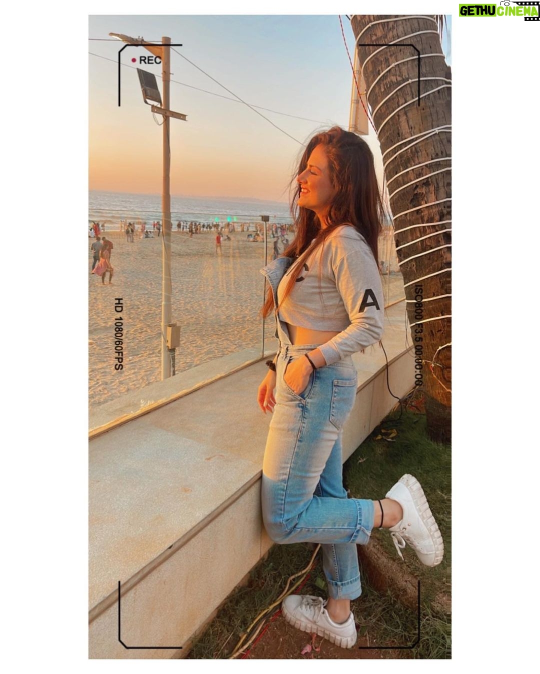 Parvati Sehgal - 3.5K Likes - Last sunset of 2022 ☀️
2023 ❤️