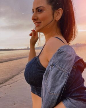Parvati Sehgal Instagram - 𝑺𝒖𝒏 𝒐𝒇 𝒂 𝒃𝒆𝒂𝒄𝒉!!! 𝑻𝒉𝒂𝒕’𝒔 𝒃𝒆𝒂𝒖𝒕𝒊𝒇𝒖𝒍