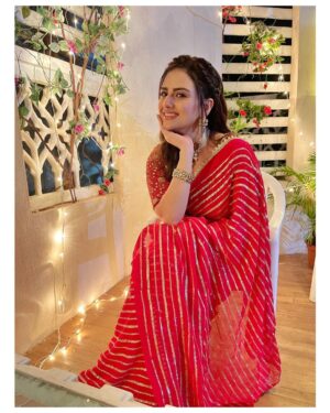 Parvati Sehgal Instagram - 𝑳𝒐𝒗𝒆 𝒚𝒐𝒖 𝒕𝒐 𝒕𝒉𝒆 𝒆𝒏𝒅 𝒐𝒇 𝒎𝒚 𝒑𝒂𝒍𝒍𝒖 𝒂𝒏𝒅 𝒃𝒂𝒄𝒌! 

ꜱᴀʀᴇᴇᴘʜɪʟᴇ (ɴ.) ʟᴏᴠᴇʀ ᴏꜰ ᴛʜᴇ ꜱᴀʀᴇᴇ❣️
.
.
.
.
.

#saree #traditional #actor #ootd #red #loveyourself #makeup