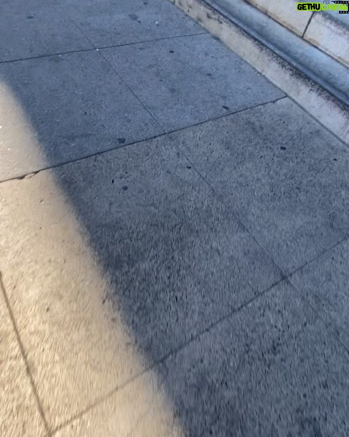 Pat Duffy Instagram - City sesh w/ @_1emmy @theohand @supreme__sf thanks @robwelshofficial for the sesh and schtuff!! #chillyNwilly #3up3down #somapark @biggestlittleskateboardco @planbofficial @etniesskateboarding @independenttrucks @og.labs.genetics