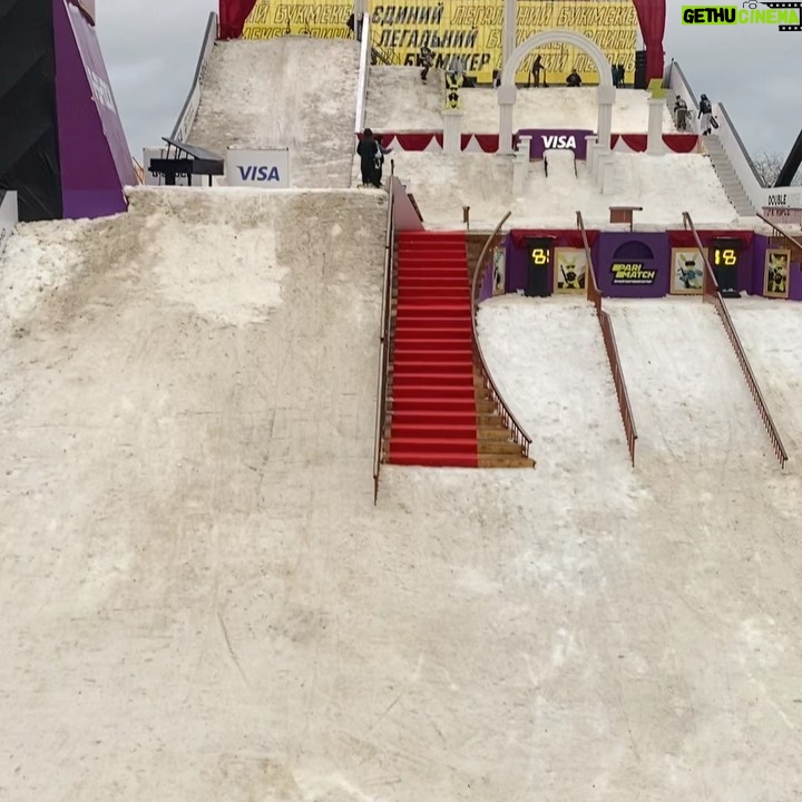 Pat Duffy Instagram - @jaba.skhvediani warming up for the rail jam in Kiev @doubletriple_fest @bluetomato finals at 18:25 if you want catch the f⚡️re with your 👀 The YT. stream is in my biography #cold #jameson #arch