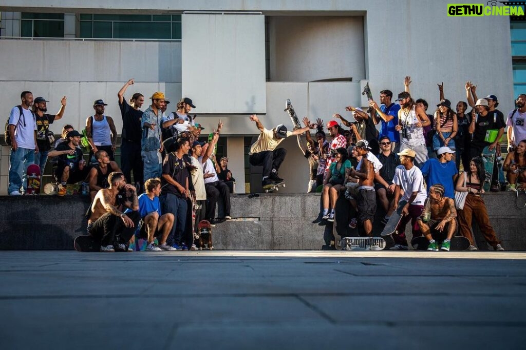 Pat Duffy Instagram - Moment in time at Macba!! Couldn’t ask someone to put in 3hrs to film a trick for IG(minimum these days😂) so just gathered everybody around for an epic memory! ThNks @pal_photo for this🙏🏻 and @twinkstpk 📹 you can check @twinkstpk YouTube for the full day festivities w/myself @flomarfaing @chany1 and a bunch more. And huge Thanks to everyone pictured here🙏🏻🙏🏻💯💯⚡️⚡️ @planbofficial @etniesskateboarding @ojwheels @independenttrucks @paradoxgrip @biggestlittleskateboardco